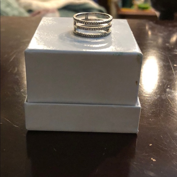 Silver ring - Picture 3 of 3
